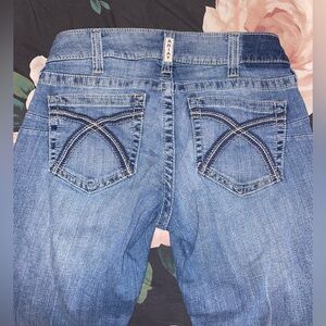 Ariat Real Denim Mid Rise Bombshell Women Jean in Size 28R